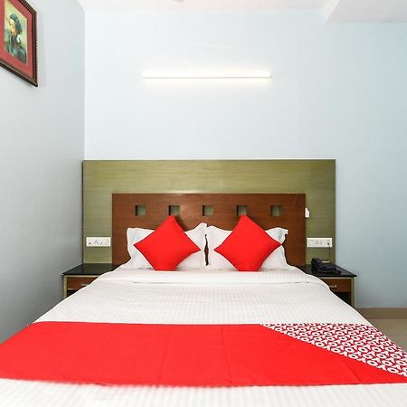 Balaji Grand Kākināda Exterior foto