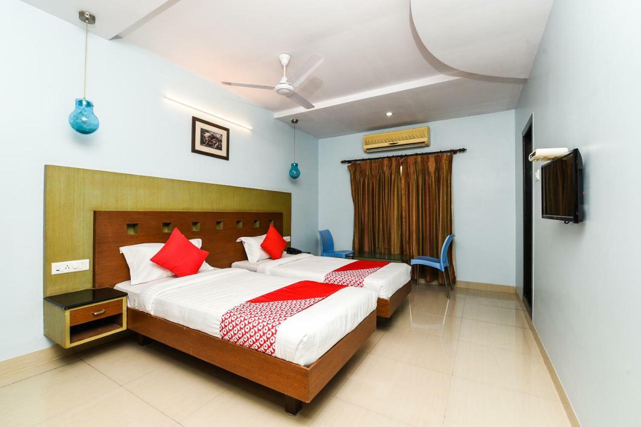 Balaji Grand Kākināda Exterior foto