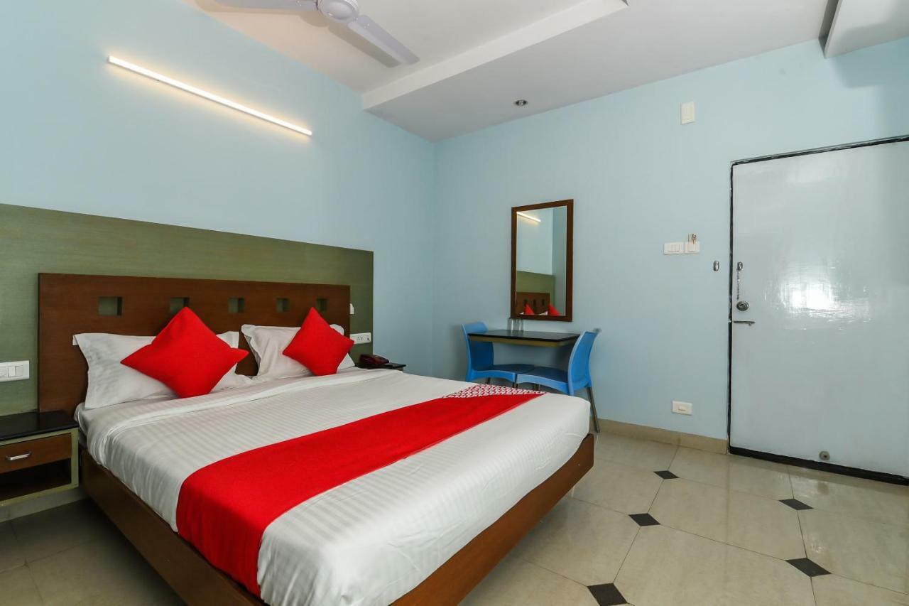 Balaji Grand Kākināda Exterior foto