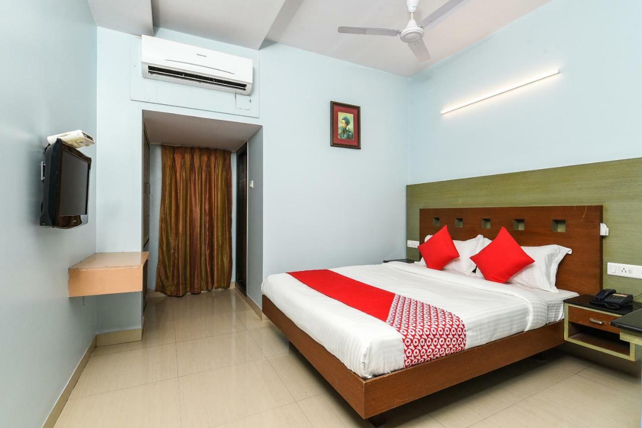 Balaji Grand Kākināda Exterior foto