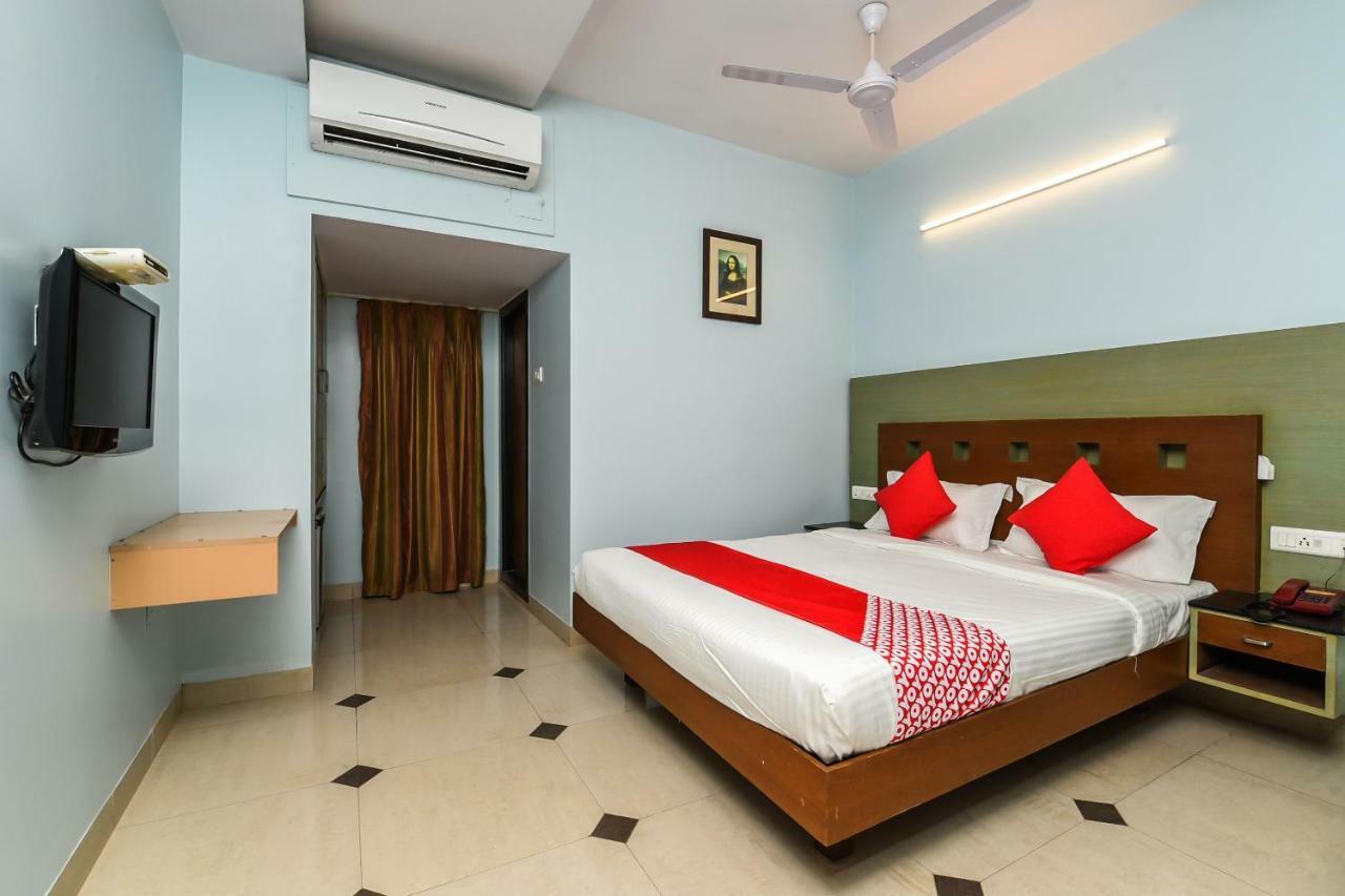 Balaji Grand Kākināda Exterior foto