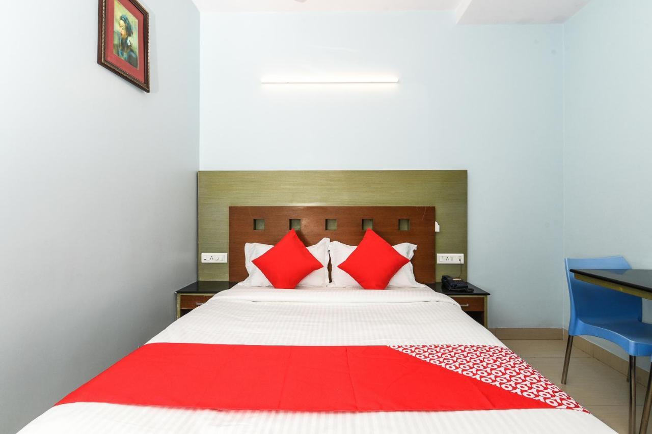 Balaji Grand Kākināda Exterior foto