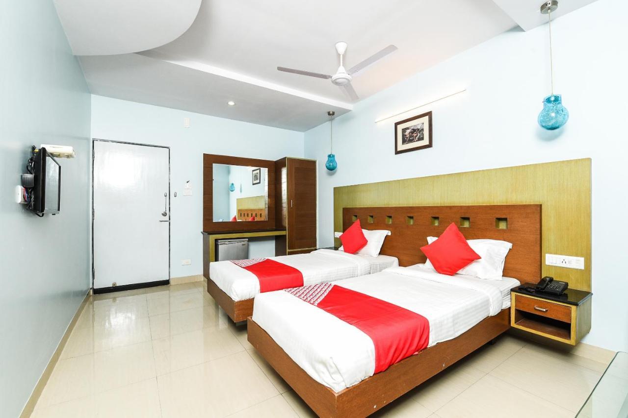 Balaji Grand Kākināda Exterior foto